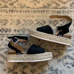 Black platform espadrilles